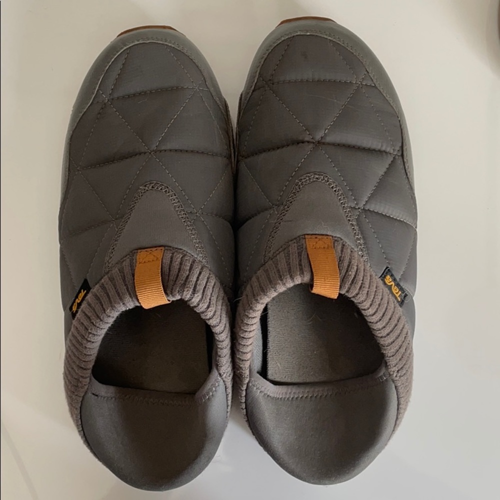 Men’s size 10 Teva Ember Moc